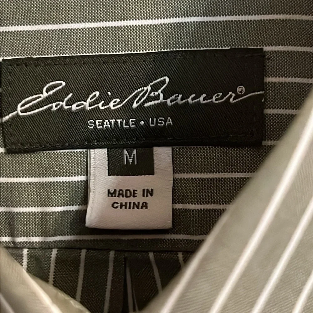 EDDIE BAUER Men's 100% Cotton Relaxed Fit Medium Long Sleeve Button Down Shirt
